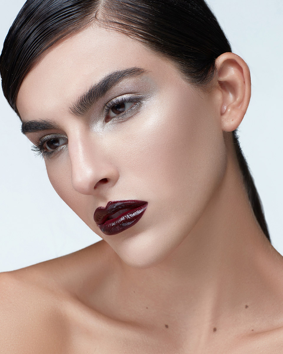 Professional Makeup Fashion Photoshoot in Studio with High end Retouch Dubai